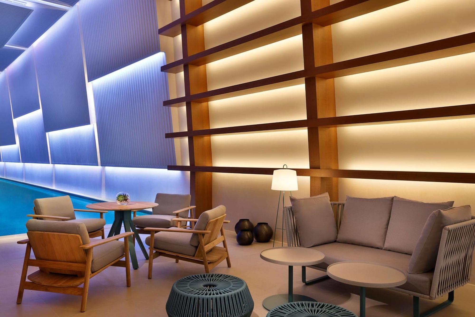 Doubletree By Hilton Sharjah Waterfront Hotel And Residences Kültér fotó